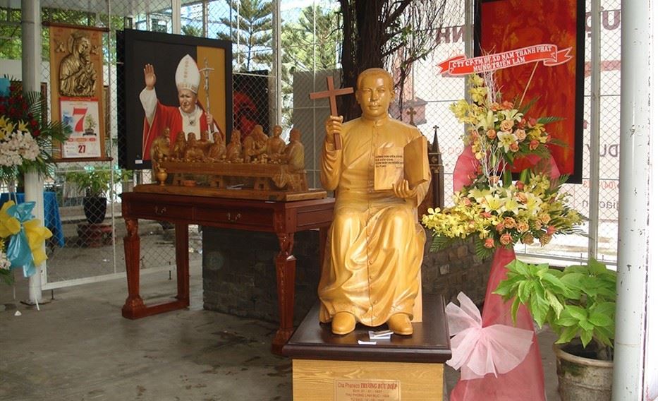 Tượng Công Giáo